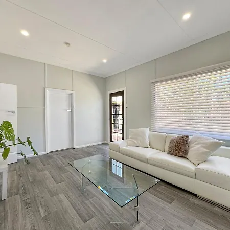Relax At Gossan Villa Broken Hill Exterior photo